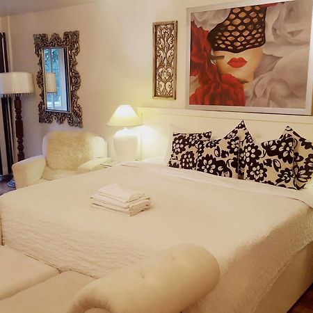 Casa Amapola Manila Bed & Breakfast Taguig Ngoại thất bức ảnh