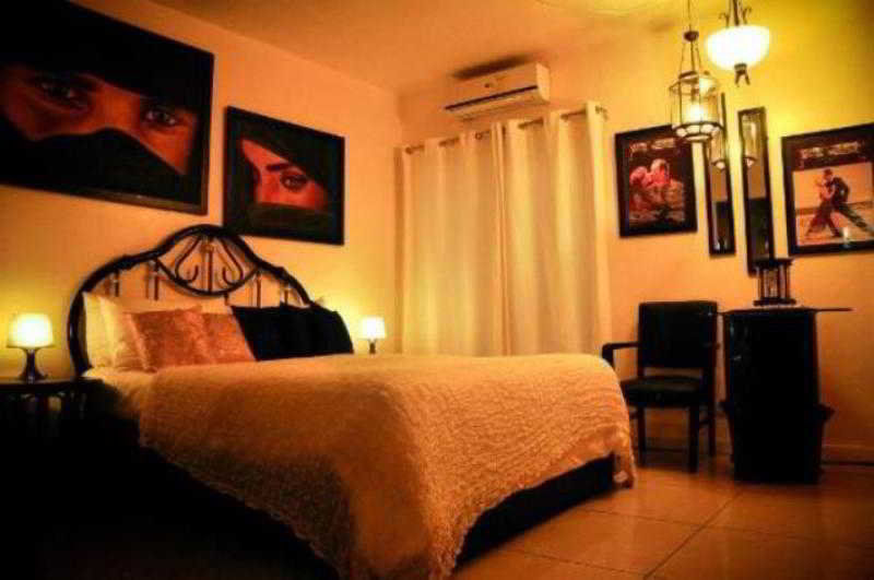 Casa Amapola Manila Bed & Breakfast Taguig Ngoại thất bức ảnh